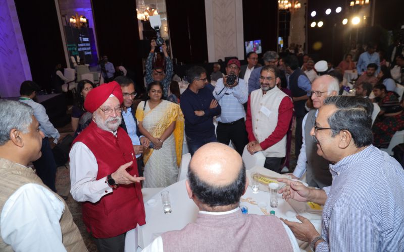Hardeep Singh Puri, Minister, Housing and Urban Affairs, Government of India, interacting with attendees at Janaagraha’s Annual Conclave on Shaping India’s Urban Agenda 2023